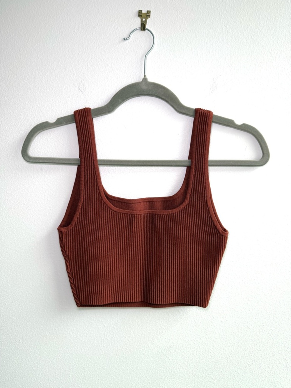 Aritzia Babaton Sculpt Knit Squareneck Cropped Tank in Burgundy - Picture 2 of 3